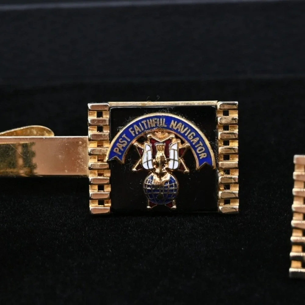 Vintage Knights of Columbus Past Faithful Navigator Cufflinks Tie Bar Set Gold